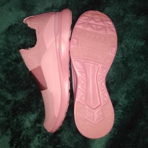 APL shoes